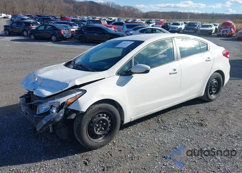 2018 Kia Forte Lx z USA, uszkodzony, nr VIN 3KPFK4A73JE196242